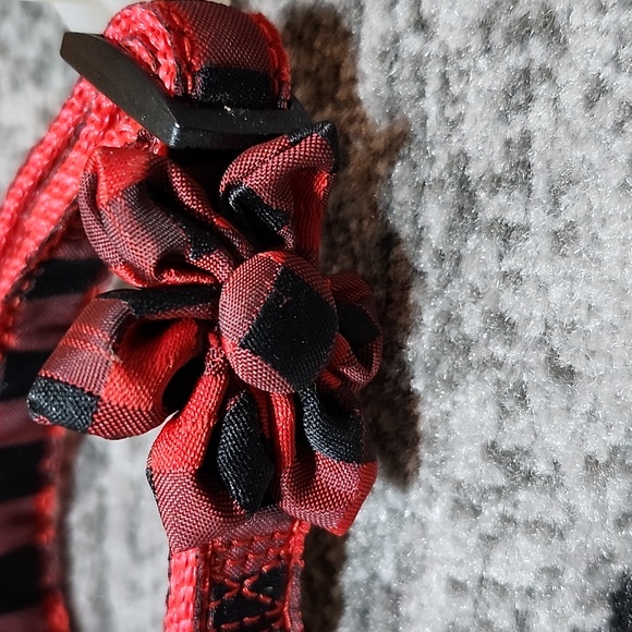 MARTHA STEWART PETS  FLOWER RED  & BLACK PLAID FASHION COLLAR 15" SMALL - Picture 2 of 11